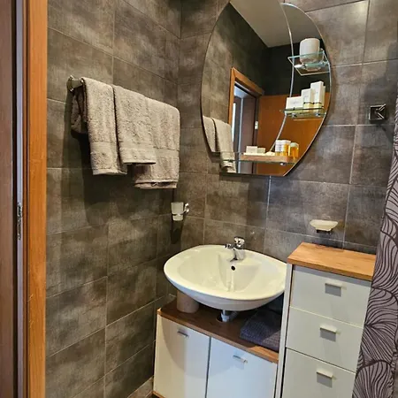 уютно студио до центъра на Apartamento