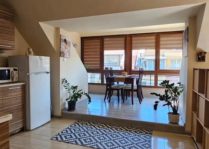 Apartamento уютно студио до центъра на *