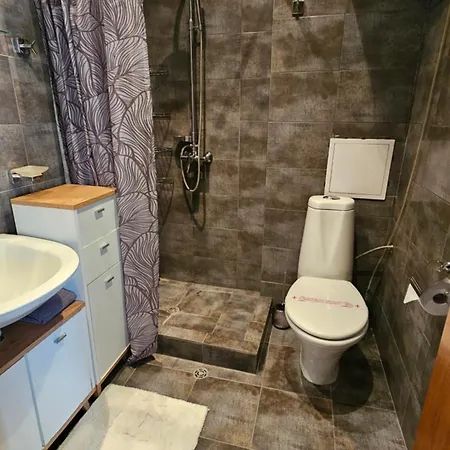 уютно студио до центъра на Apartman Burgasz