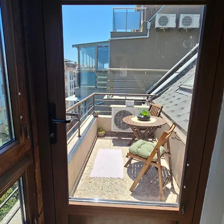 уютно студио до центъра на Apartman *