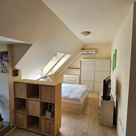 Apartman уютно студио до центъра на